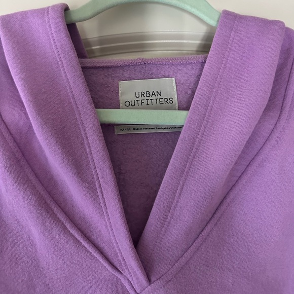 NWT Urban Outfitters cropped purple hoodie - Picture 4 of 5